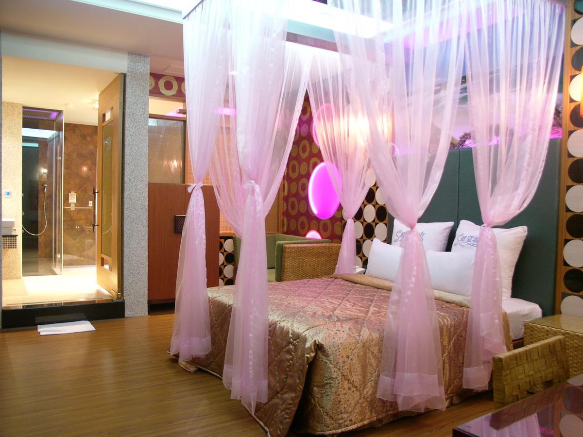 Sexy City Motel Tainan Buitenkant foto