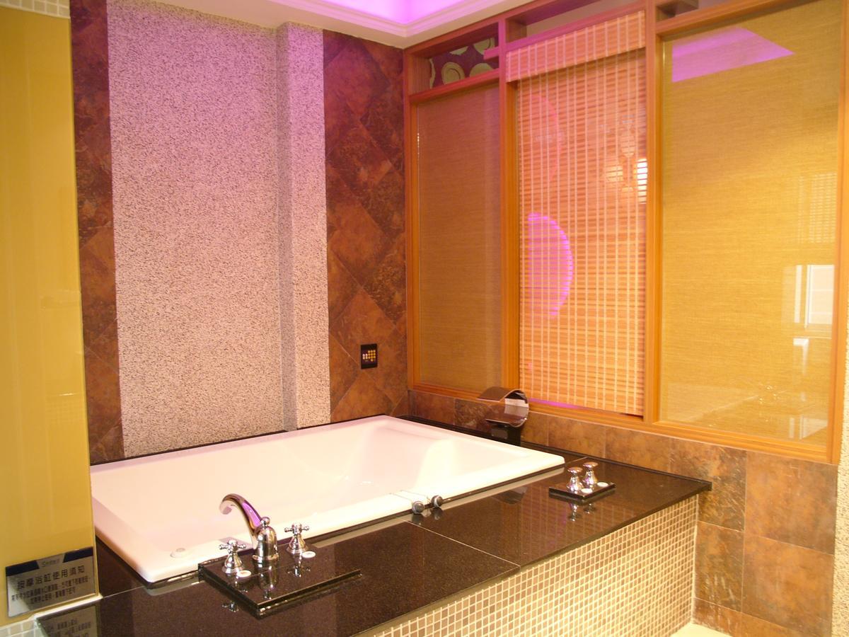 Sexy City Motel Tainan Buitenkant foto